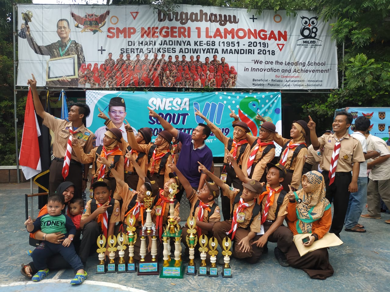 Read more about the article Borong 10 Piala, MIUS Juara Umum Pramuka Se-Kabupaten Lamongan
