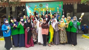 Read more about the article Borong 22 Piala di ajang PORSENI MI Kec. Lamongan 2021