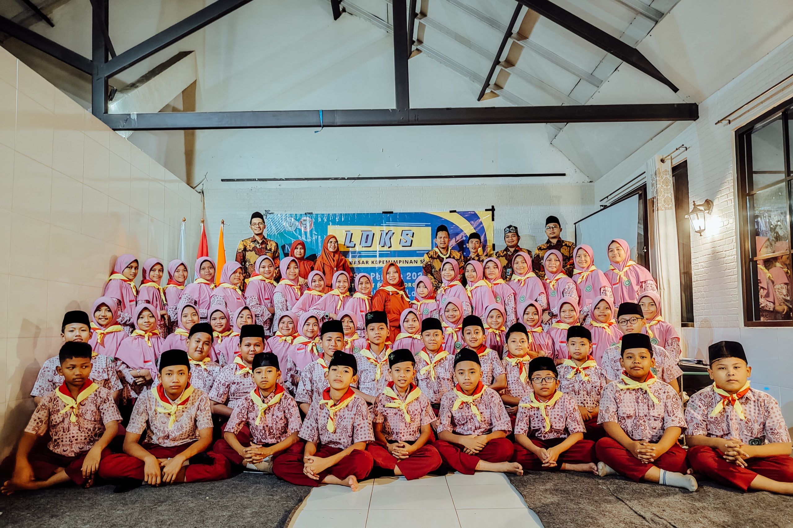 You are currently viewing Latihan Dasar Kepemimpinan Siswa (LDKS) CSIO MI Unggulan Sabilillah Lamongan: Membentuk Pemimpin Muda Berkarakter